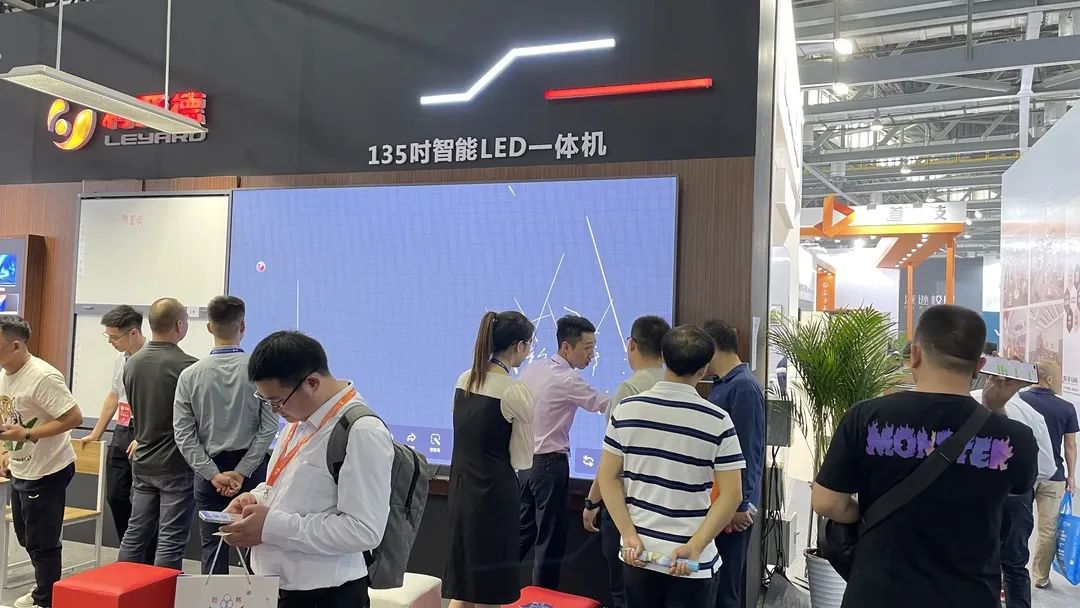 威尼斯9499教育新品及解决计划惊艳亮相81届教装展